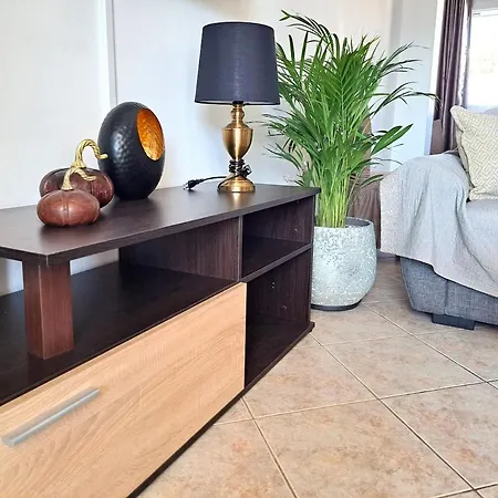 Alepou Leros Álinda