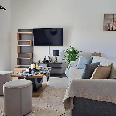 Alepou Leros Apartman *